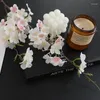 Style de fleurs décoratifs Simulate Cherry Blossom Branches Décoration de printemps Fournitures de mariage POGRIE