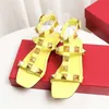 Fashion Women's Sandals 2024 Marque Summer en cuir populaire High Sandals Sandales Décorpores décontractées Appartement 24.4.20.VC