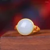 Klusterringar Ancient Gold CraftsManship Inlaid med naturlig Hetian White Jade Ring öppnar justerbar delikat frostade kvinnors smycken