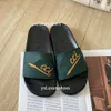 Italiensk designer 24 herrläder sandaler Summer Beach Luxury Casual Flat Slippers Women's Letters Men's and Women's Flip-Flops Storlek 35-45