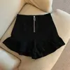 Женские шорты Mexzt strtwear Ruffles Black Shorts Women Elegant White Wide Suit Shorts Корейский сексуальный клуб с высокой талией Slim Hot Short Pants Y240420