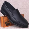 Chaussures décontractées 2024 Spring Men's Great Leather Style britannique Business Mandis à la main Souple Sole Sole