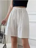 Short féminin pour femmes shorts bermuda coton hauteur hauteur large jambe d'été casua short à crampons dent fille tenue décontractée blanc ouc1078 y240420