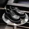 Casual Shoes 2024 Men äkta läderplattform Oxfords tjockt tottom manlig derby högkvalitativ snörning affär