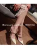 Hausschuhe mit hoher hyelierten spitzen Baotou-Halbstützschuhen Frauen Sommerleder weiß dünne Absatz sexy flache Bodensandalen mit Rückenluft