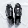 Dress Shoes 38-44 MENS KOE LEDER LEDER SURNE Summer Flat-Soled Slip-On Office Career Wedding Soft Bottom Male schoenen Hy125