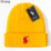 Pol New Design Design Beanie Letter Classic Caponi in cofano a maglia per maschi Womens Autunno inverno caldo ricamo di lana spessa coppia di cappelli di moda di moda p1