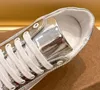 Designer sneakers lyxiga kungliga stil män silver party bröllop klänning skor nattklubbskor handgjorda mönster exotiska Italien loafers mode snörning casual sneakers