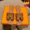 Nouvelles femmes de luxe Brand Chypre Oran Sandals Designer Slippers Flip Flip Clops Crocodile Skin Slide Ladies Beach Sandal Summer