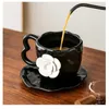 Kaffeetöpfe 3d Camellia Cup klassische Schwarz -Weiß -Hand -Keramik -Fashion -Tee -Untertassen -Getränkewaffe klassische Schwarz -Weiß -Hand.