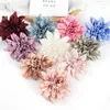 Flores decorativas 30pcs de seda artificial Gerbera decoração de casa jardim de Natal Acessórios de noiva Correção Diy Candy Box Scrapbook Weddingbook