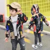 Jacken Jungen Casual Graffiti Jacke Trench Coat Frühling Herbst Little Kinder farbenfrohe Kapuze Windbreaker Kinder tragen Oberbekleidung Kleidung B263