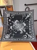 2024 SILK SCARF Kvinnor Luxur Designer Stora kvinnor Stora sjal hästtryck Stoles Square Bandanna Spring and Summer Series Popular Silk Scarf Head