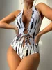 Swimwear féminin Seeec Hollow Out Tie Dye Stripe Bikinis Sexy Slim Backage Beachwear Fashion Swim Female BodySuit Sponge Pousque