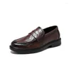 Dress Shoes 38-44 MENS KOE LEDER LEDER SURNE Summer Flat-Soled Slip-On Office Career Wedding Soft Bottom Male schoenen Hy125