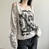 Women's T Shirts American Street Creative Graffiti Printing Pairs Off-Shoulder Loose Sweater 2024 Sexig omvänd bil Metall Buckle Top Autumn