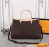 2023 Top Designer Women Totes Bag Michael Kadar Pallas Handväskor Medium axlar