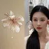 Clips de cheveux coréens 2024 Été tendance fleurie épingle à cheveux pour femmes accessoires en gros
