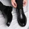 Casual skor All-Match Men Leather Fashion Wedding Vintage Footwear Classic Male Business Oxfords