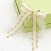 Fleurs décoratives 30pcs / lot de mariage Bowknots Ribbon Bows Bow Mini voitures chaises en tissu fête des vacances arc vase Po propul décoration