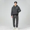 Mina mäns utomhus avslappnad kostym Spring Hooded Loose Print Autumn Sports långärmad trendig full tryck par outfit