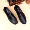 Casual Shoes Summer Slip On Men äkta läder andas Comfy Loafers Hollow Out Moccasins Soft-Soled Man Driving Flat