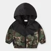 Giacche da ragazzi abbigliamento da esterno per bambini camouflage trench abiti da ragazzo 3-10 anni per bambini giacca a vento con cappuccio sottile