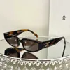 Sonnenbrillen Designer für Frauen Sonnenbrille Rechteckige Brille mit Fall 1 Acetat Rahmenmodell CL 40269 Klassische Retro -Katzen -Eye -Männer 74ZD