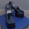 Chaussures décontractées Femmes Classic Pumps Plateforme de mode sur les talons hauts Chunky Taly Talkle Strap Brand 2024 TRENDY MARER JANE FEMME NOIR