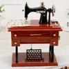 Dekorativa figurer Mini Sewing Machine Style Mechanical Music Box Vintage Birthday Present