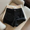 Shorts féminins mexzt twd shorts femmes élégants hauts hauts shorts de jambe dame coréen blanc noir décontracter tout match chic pantalon court nouveau y240420