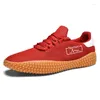 Casual Shoes 2024 Män som kör plus storlek 36-47 Slip-On Red Chunky Sneakers Outdoor Jogging Walking Mens Fashion Gym Unisex