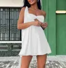 Vestidos sexy urbanos 2024 Mulheres elegantes de verão Um ombro cortado de biquíni Mini vestido mulheres moda sem costas Rúsicas de colete sexy date date praia vestidos y240420