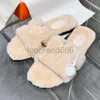 Luxury Fur Chypre Slippers Slides Designer Man Womens Winter Outdoor Chaussures en laine plate Furry Fluffy Shearling Slides Sands Sandales Tongs 35-42
