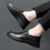 Scarpe casual uomini formali per unica sottile comoda piattaforma calzatura a piedi da scarpe da ginnastica maschio business
