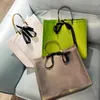 Present Wrap PVC Tote Bag High-End Clothing Store Handväska Fashion Custom Logo Packaging 3st