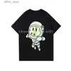 Męskie tshirty designer luksusowy mens z kreskówka kreskówka astronauta litera druk okrągła szyja krótka marka mody mody tshirt damski top czarny biały purph y240420 IPHA