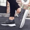 Casual Shoes Men Vulcanized Sock Drechted Knited Sport Sneakers Anti-Slip Płaskie mokasyny na zewnątrz rozmiar 39-46