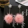 Orecchini penzolanti colorati fiocchi di neve nero colore rosa nero con peluche accessori per le orecchie invernali per donne gioielli