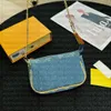 Tasarımcı Çantalar Kadın Kilit Cüzdanlar Mikro Mini Yastık Çantaları Denim Torama Çantaları Lüks Tasarımcı Mini Kova Çantaları Bayanlar Madeni Para Çantalar Anahtarlık Çiftler Çantalar Kolye Takılar
