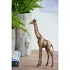 装飾的な置物Powkhome Creative Giraffe Statuette Resin Craft Natural Textured Finish Animal Figures Room Home Decora