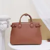 Hochwertige Frauen totentüter Luxurys Designer Haut Umhängetasche Frau Heritage Archiv Totes Mode Leder Handtasche Crossbody Taschen144