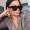 Kim Kardashian Woman Vintage Square Sun Glasses Tons pretos Tons de óculos de sol retro de luxo feminino Mulheres G2205061476158