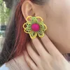 Pendientes de tachuelas Dama Daisy con cuentas hechas a mano para mujeres Accesorios de vacaciones de flores tejidas de personalidad exagerada