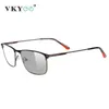 Vkyee Lire de haute qualité Prescription Eyewear Hyperopia Pochromic Eyeglasss for Men Myopia Metal Frame Optical Glasse 2062 240415