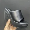 Тапочки 2024 Лето модный склон на каблуке толстые подошва из норки вокруг головы на одну шаг высокая сандалии большие женские туфли