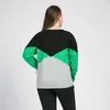 Con cappuccio femminile cadute a colori che bloccano il gigante neutro pullover neutro