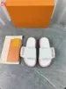Luxury Designer Pool Proachwlow Line Sandal Grey Slip em sandálias de lâmina de couro Sapatos de chinelos com caixa