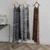 Casual Dresses Women's Boho V-hals tröja klänning 2024 Summer ärmlös Tassel randig lång stickad remmode y2k streetwear t113