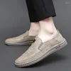 Chaussures décontractées Men d'été Cuir Four Seasons Single Swewnwn Comfort Breathable Soft Men's Driving Handmaded Sneakers